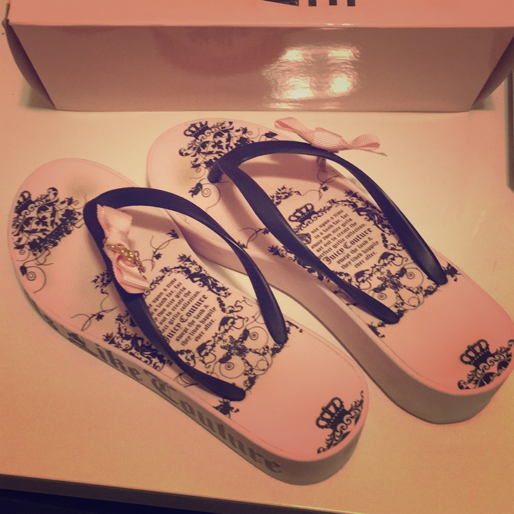 Juicy Couture Sandals